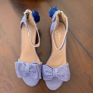 NWOT J. Adams 7.5 blue and white low heel shoe with bow and tassles. Never worn